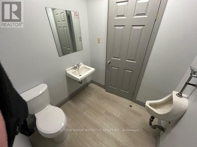 Photo 11 of 1 B 51 Churchill Drive, Barrie ON