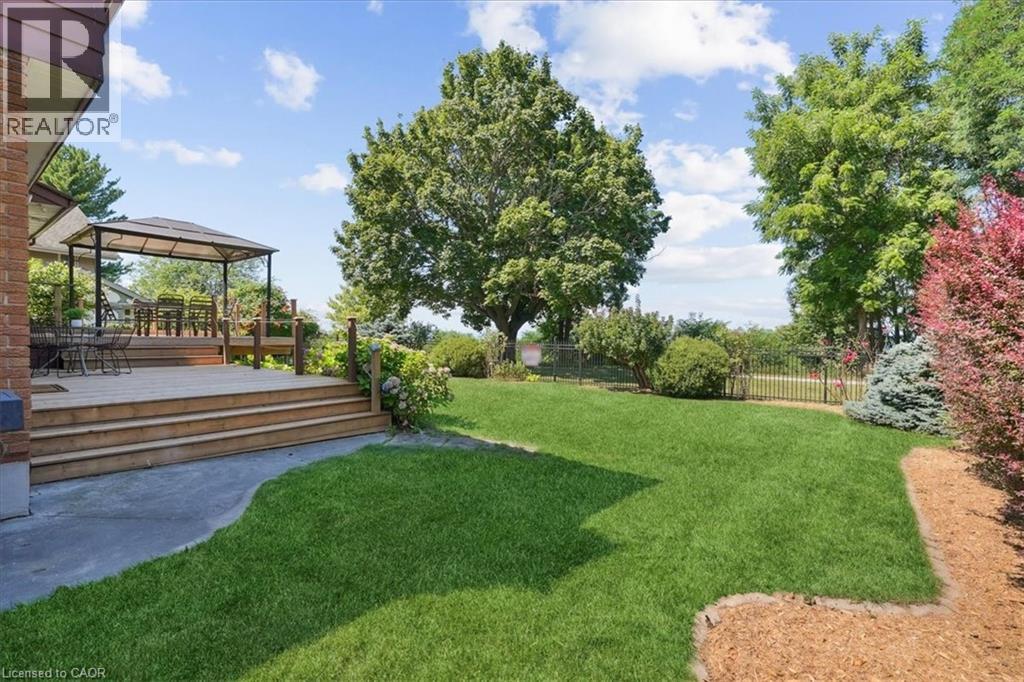 Photo 36 of 93 Westgate Park Drive, St Catharines ON