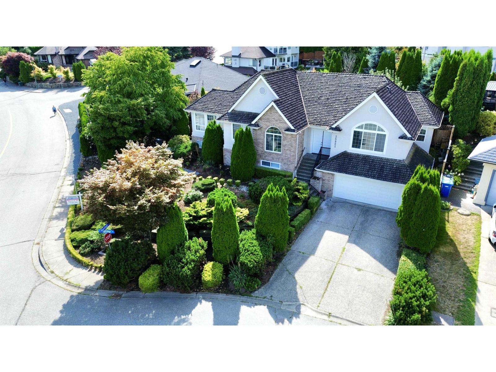 Photo 29 of 35921 Stoneridge Place, Abbotsford BC