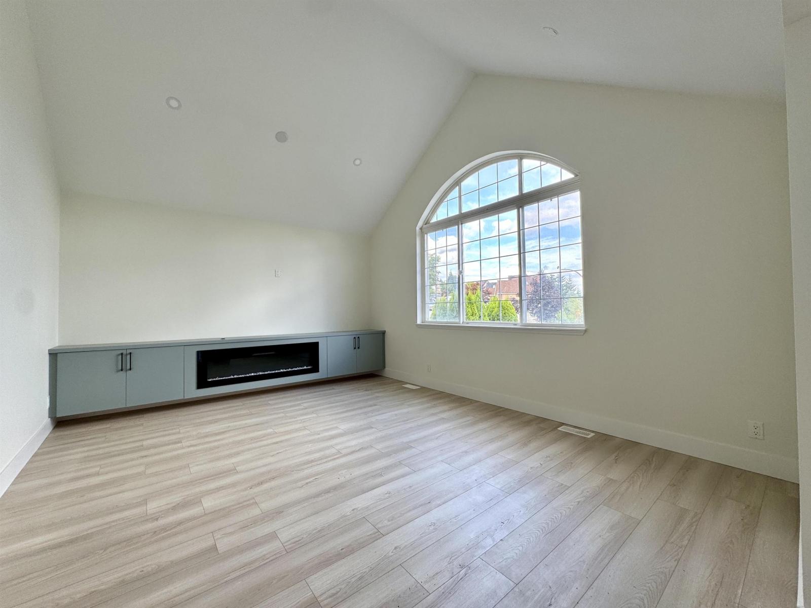 Photo 2 of 35921 Stoneridge Place, Abbotsford BC