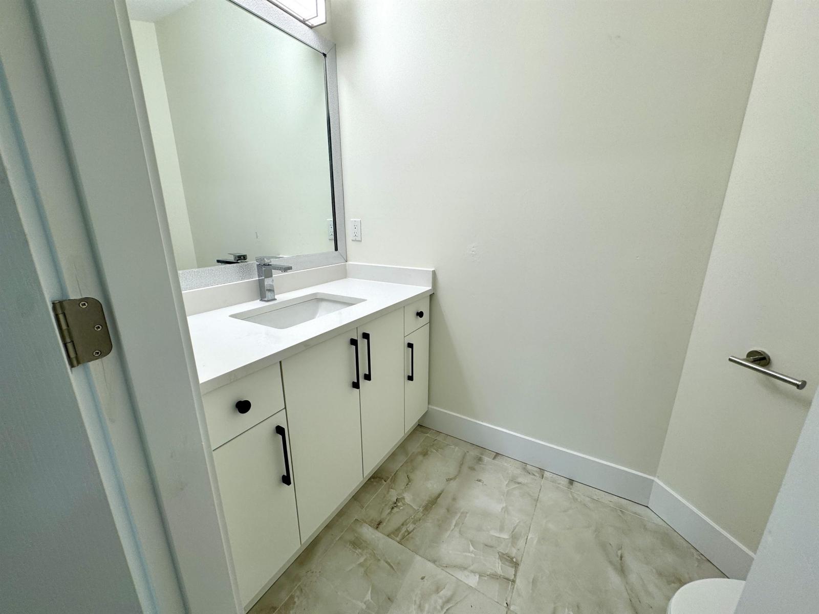 Photo 10 of 35921 Stoneridge Place, Abbotsford BC
