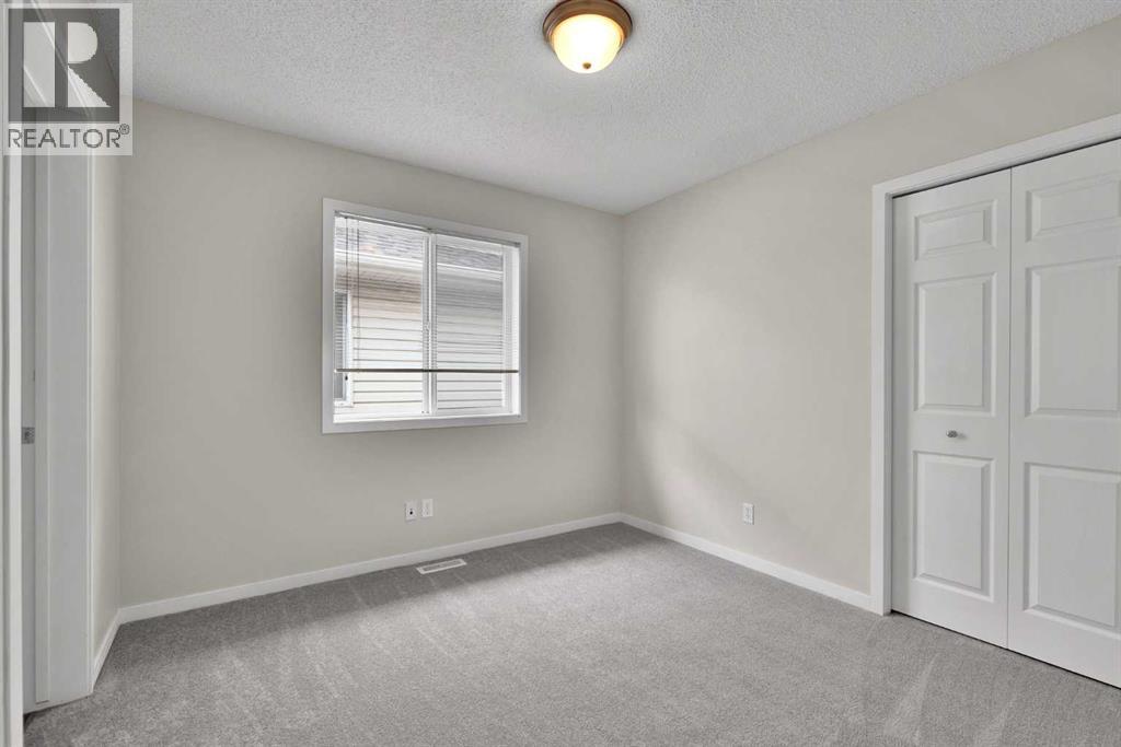 Photo 2 of 203 Cranberry Green Se, Calgary AB