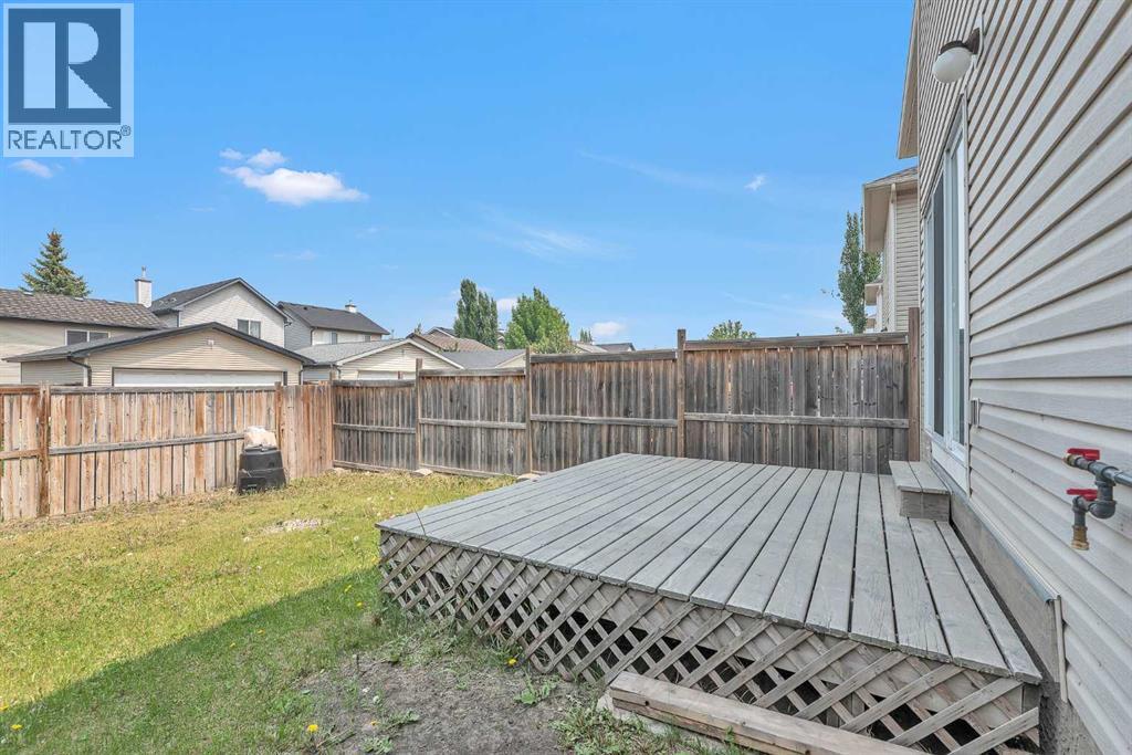 Photo 13 of 203 Cranberry Green Se, Calgary AB