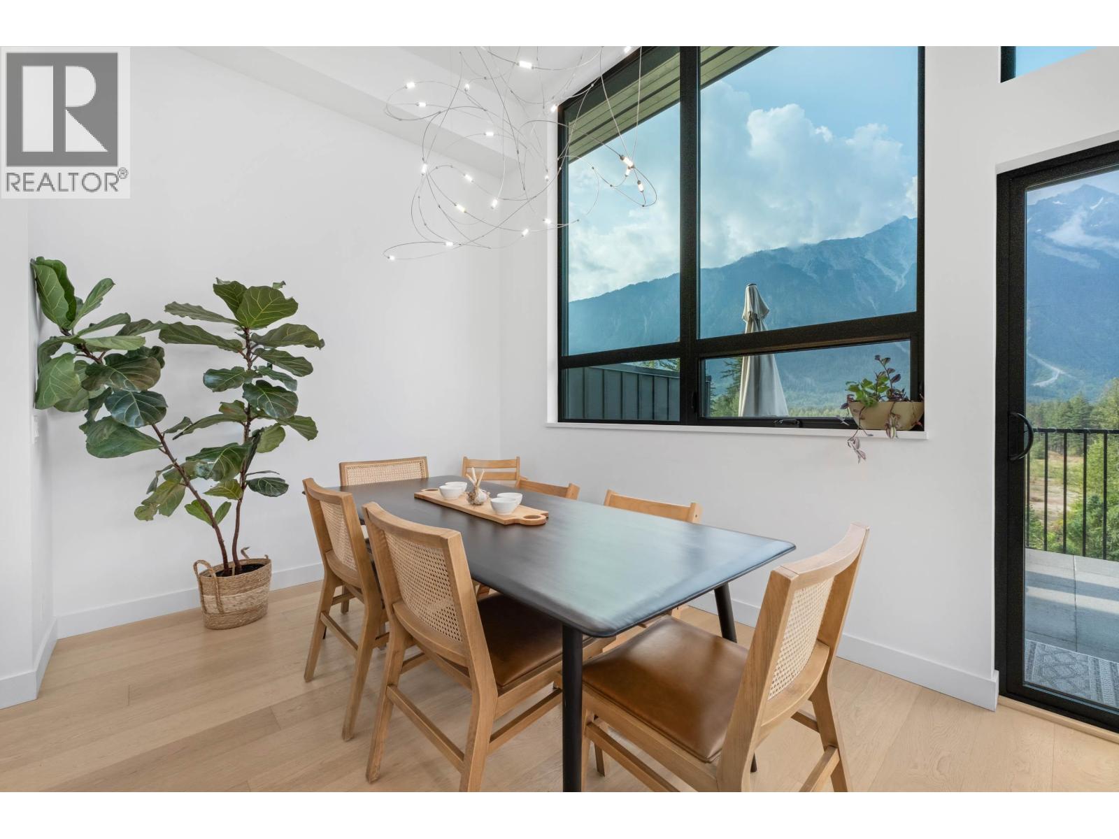 7 4000 SUNSTONE WAY, Pemberton