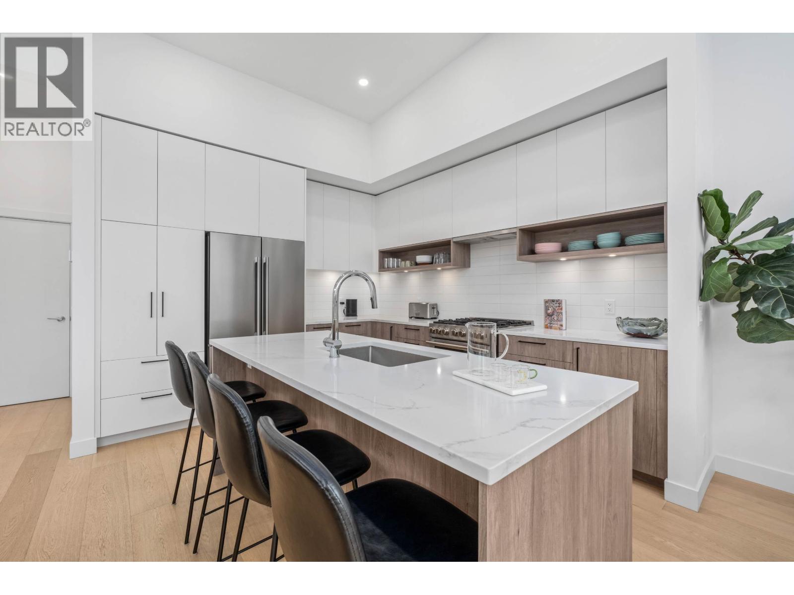 7 4000 SUNSTONE WAY, Pemberton