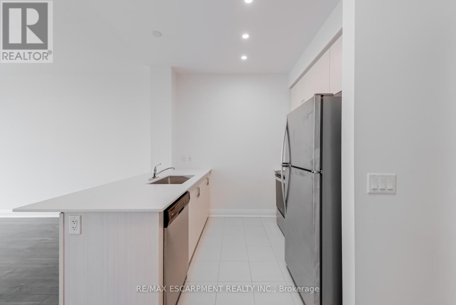 Photo 29 of 513 16 Concord Place, Grimsby ON