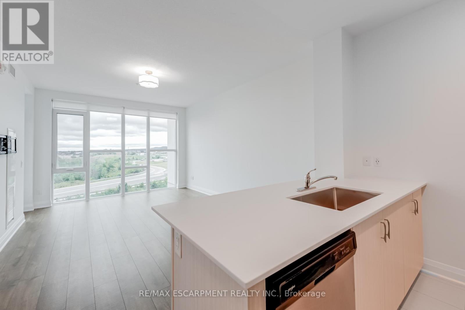Photo 36 of 513 16 Concord Place, Grimsby ON