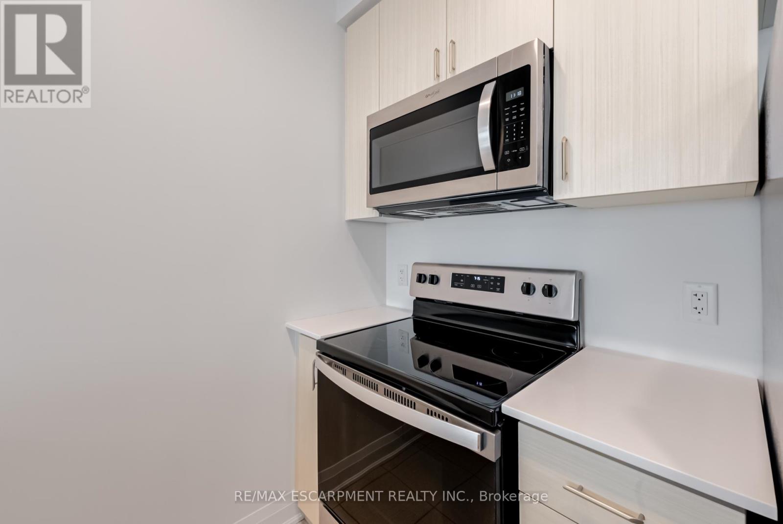 Photo 20 of 513 16 Concord Place, Grimsby ON
