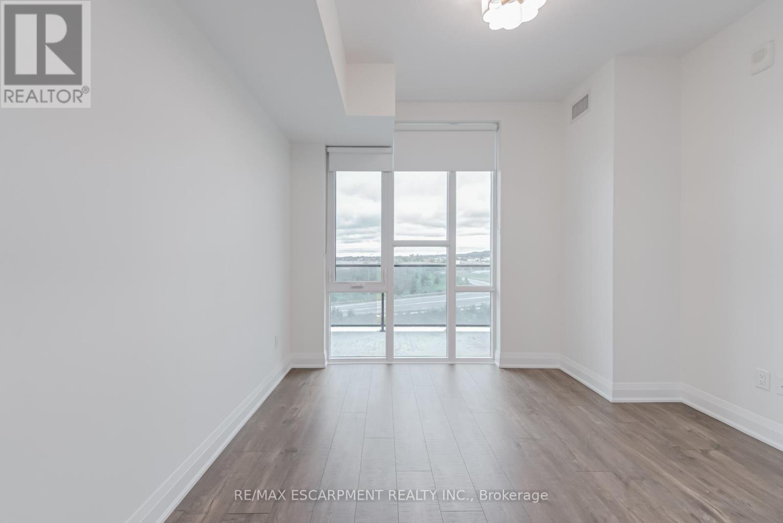 Photo 26 of 513 16 Concord Place, Grimsby ON