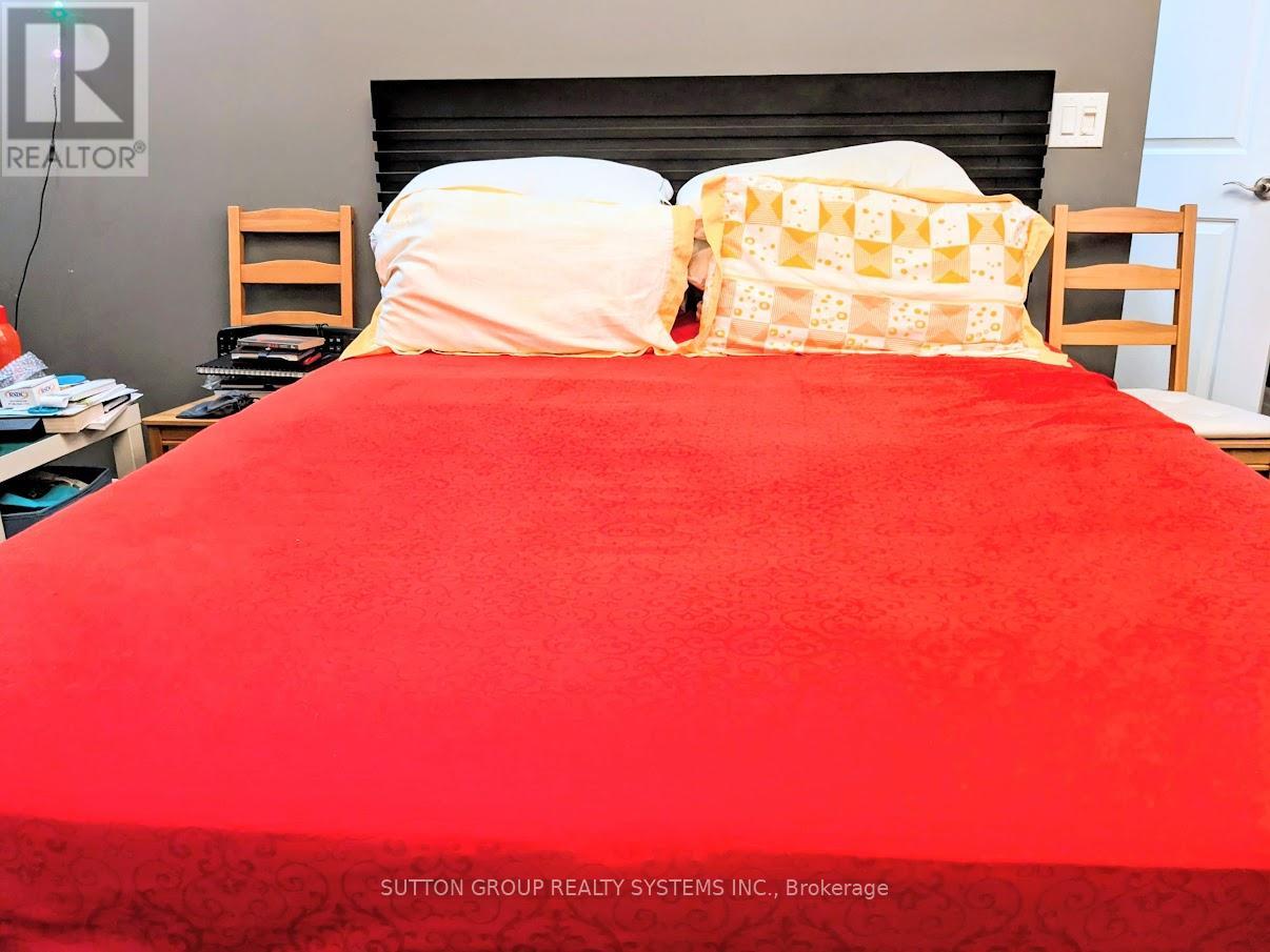 Photo 10 of 327 58 Marine Parade Drive, Toronto ON