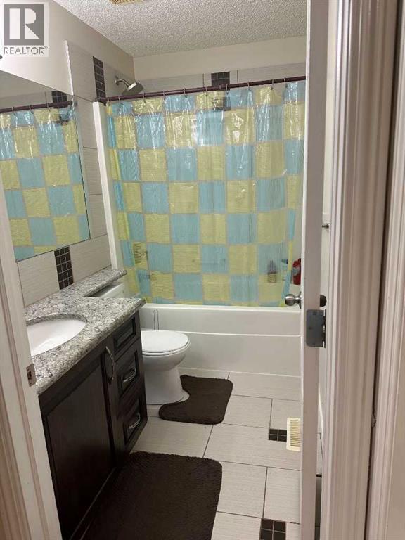 Single Family House for Sale in  Coral Reef Manor NE Coral Springs Calgary 