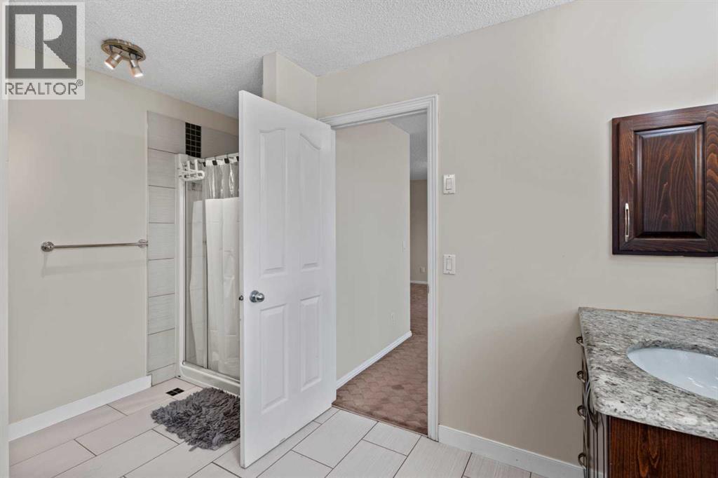 Single Family House for Sale in  Coral Reef Manor NE Coral Springs Calgary 