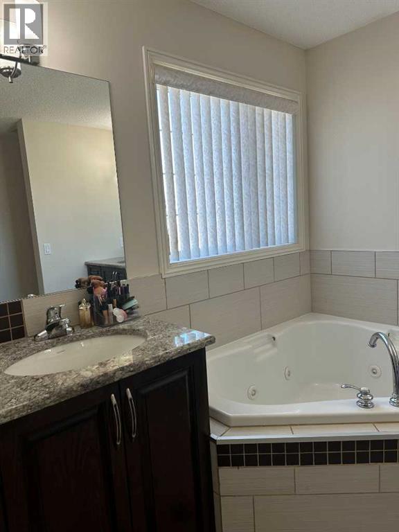 Single Family House for Sale in  Coral Reef Manor NE Coral Springs Calgary 