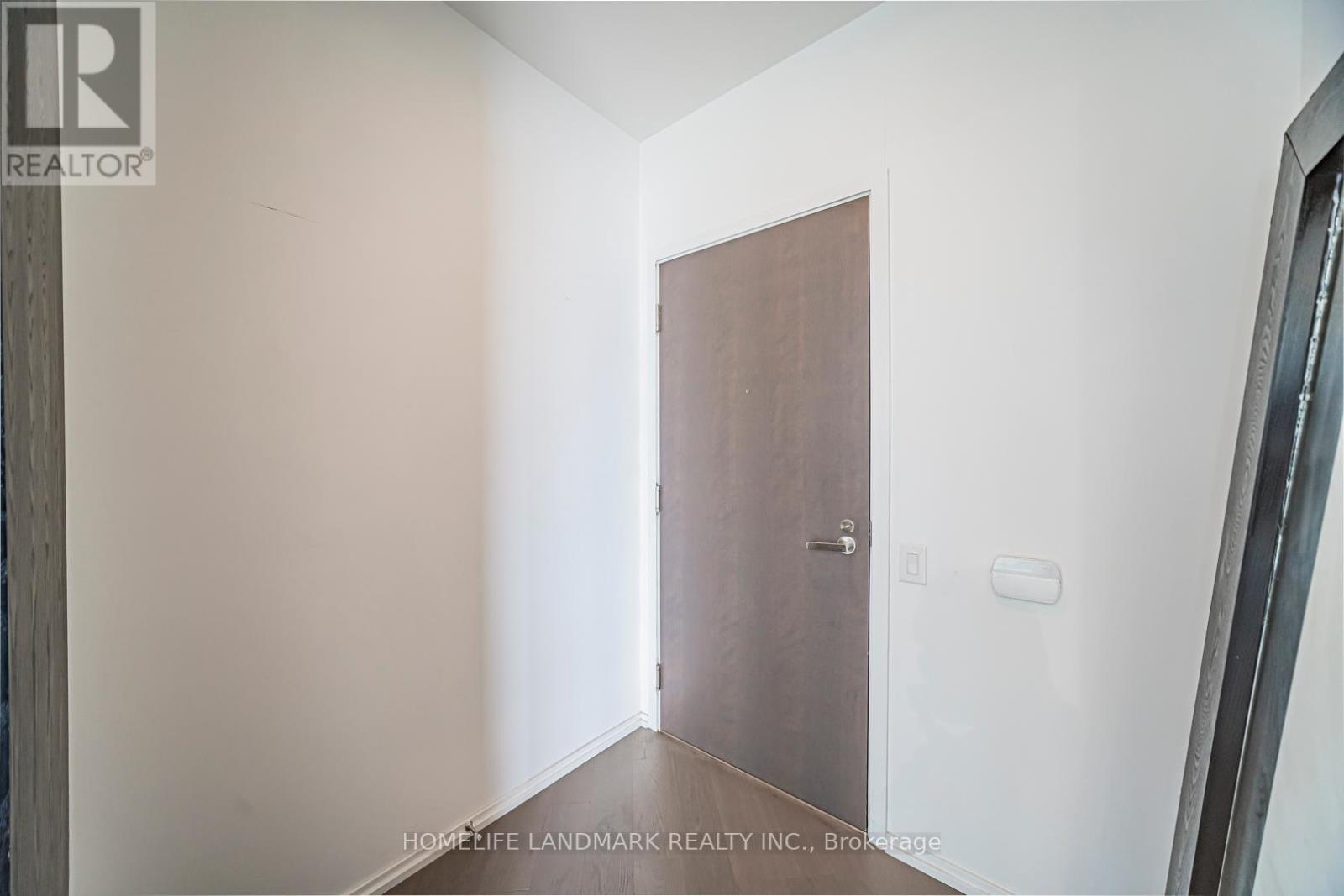 Photo 11 of 5202 45 Charles Street E, Toronto ON