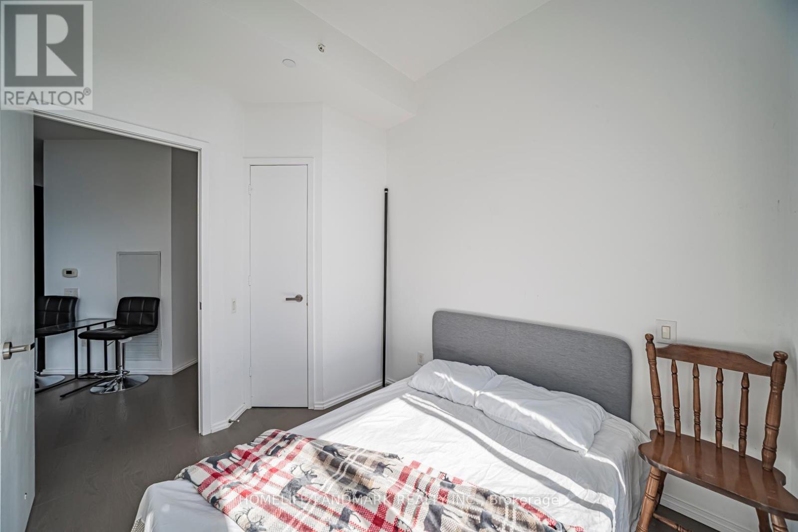 Photo 32 of 5202 45 Charles Street E, Toronto ON