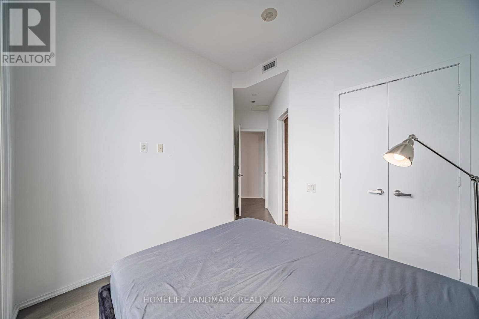 Photo 27 of 5202 45 Charles Street E, Toronto ON