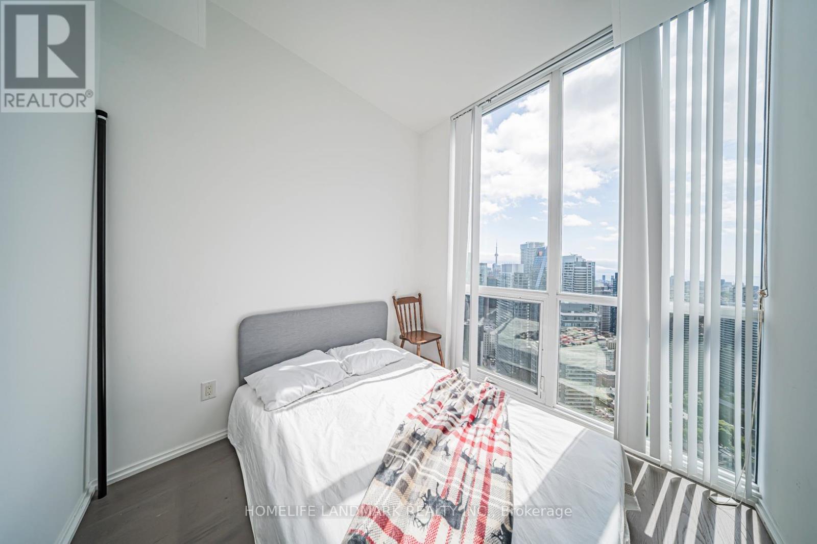 Photo 34 of 5202 45 Charles Street E, Toronto ON