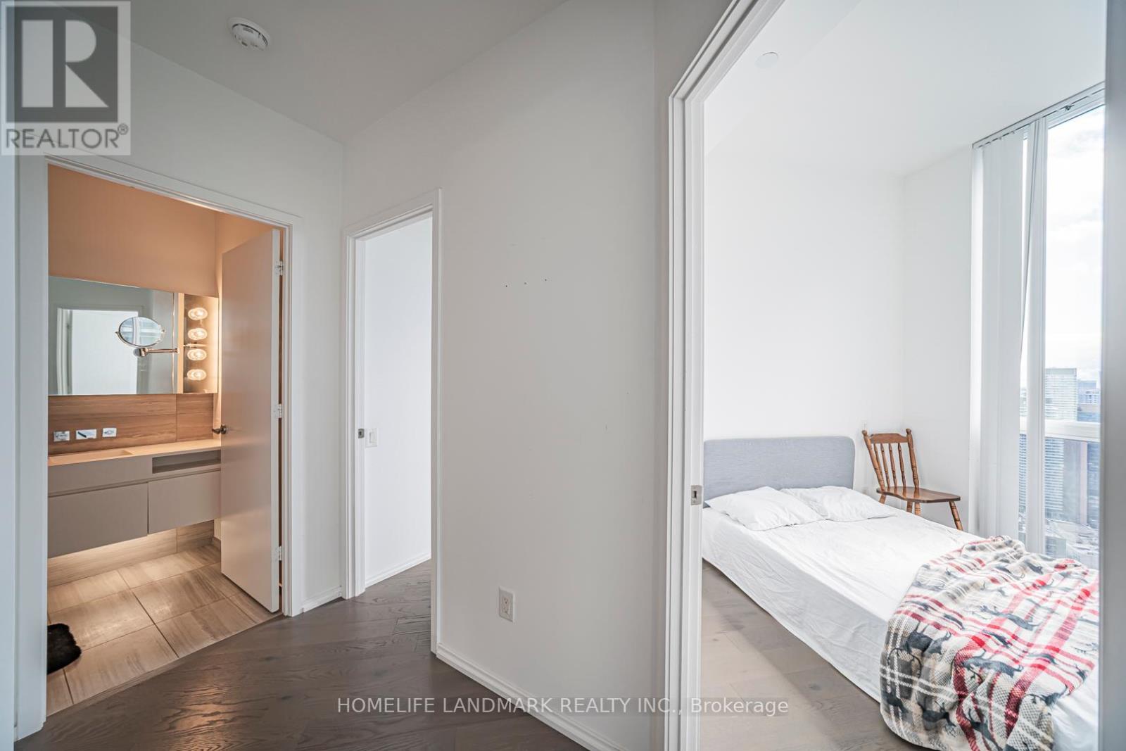 Photo 37 of 5202 45 Charles Street E, Toronto ON