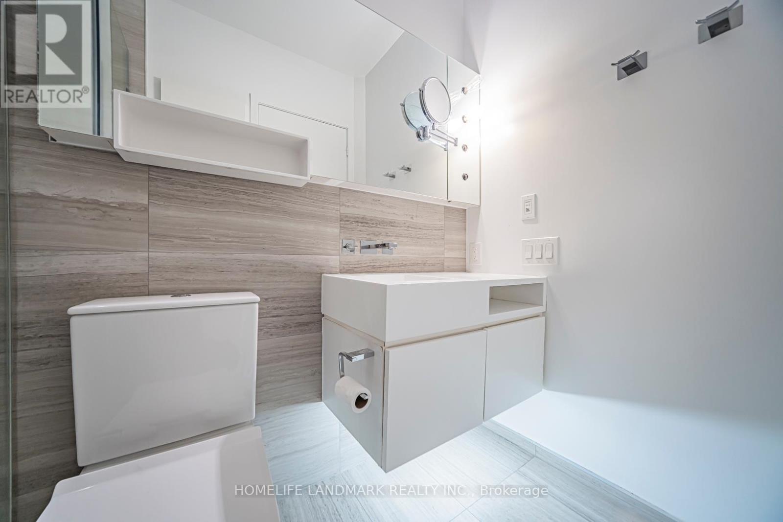 Photo 40 of 5202 45 Charles Street E, Toronto ON