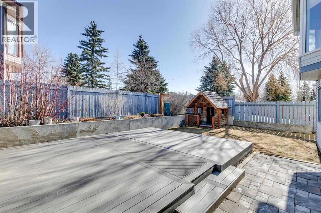 Single Family House 4 Level for Sale in  Scenic Cove Circle NW Scenic Acres Calgary 