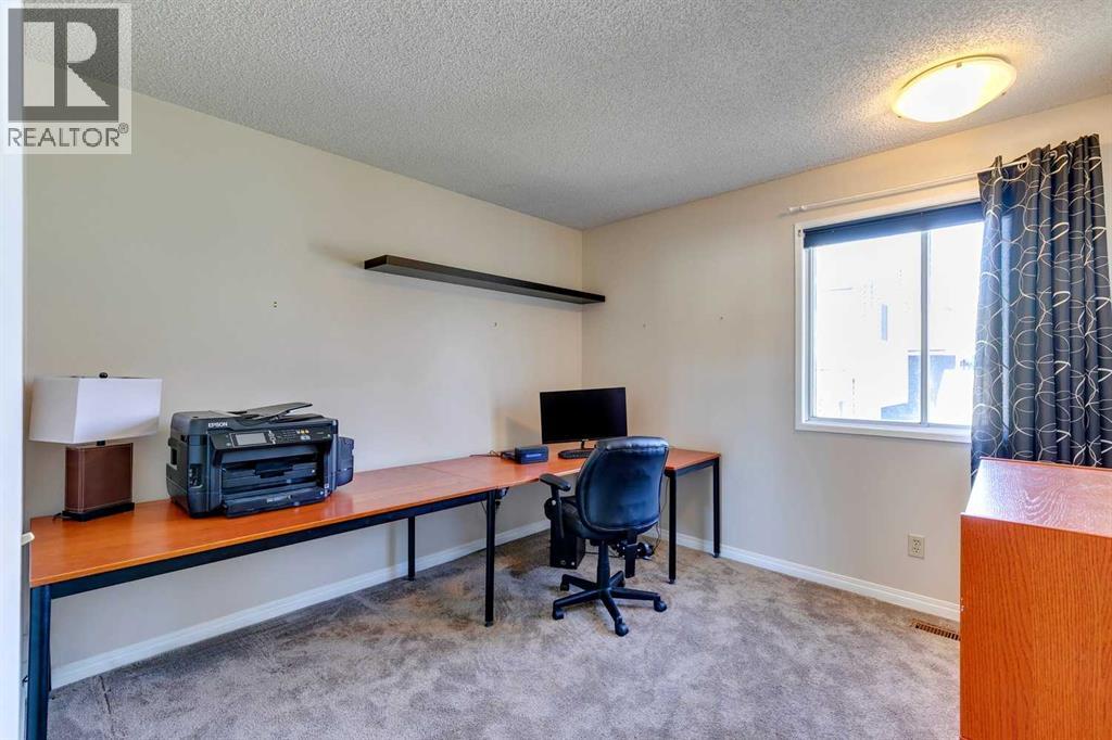 Single Family House 4 Level for Sale in  Scenic Cove Circle NW Scenic Acres Calgary 