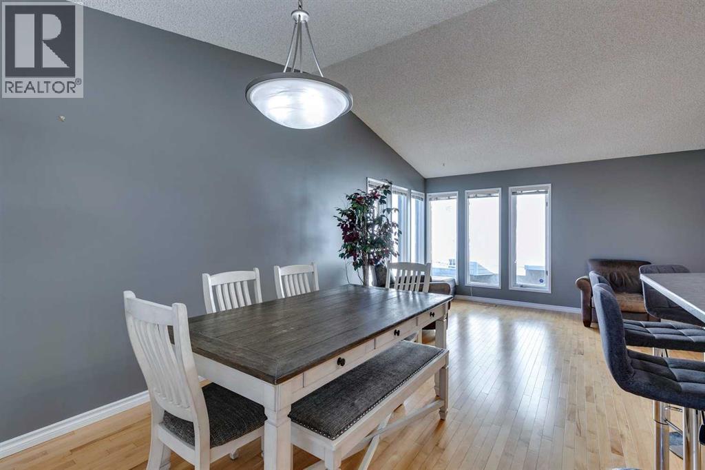 Single Family House 4 Level for Sale in  Scenic Cove Circle NW Scenic Acres Calgary 