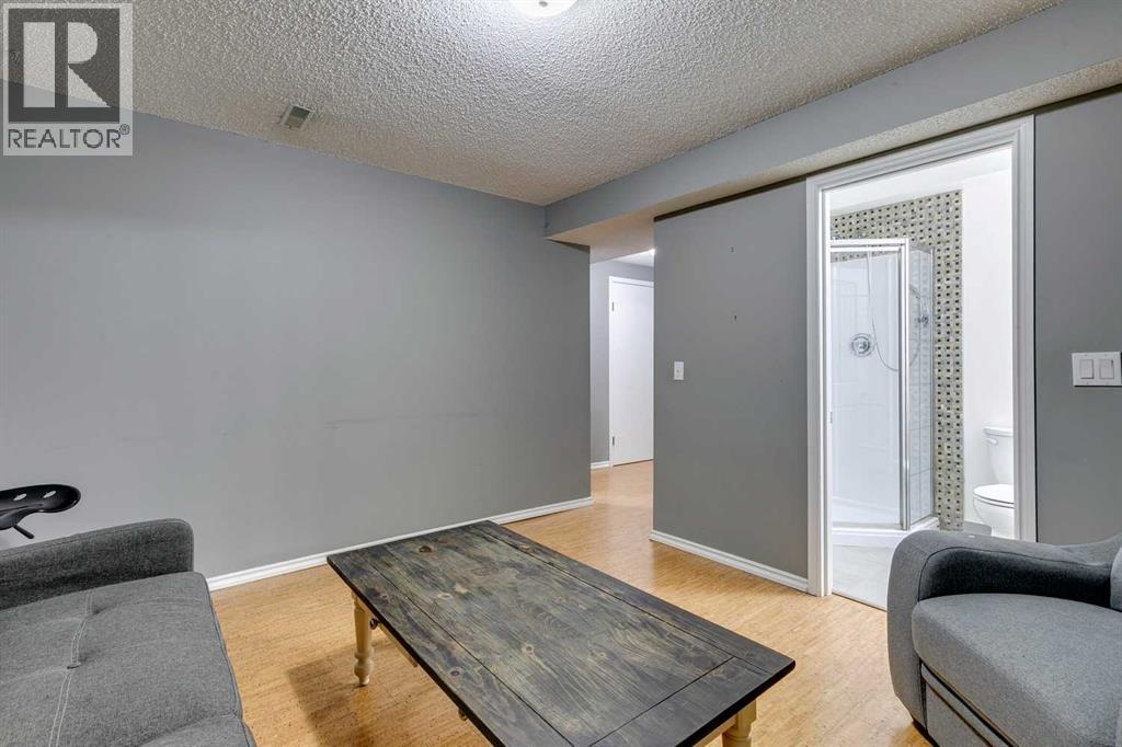 Single Family House 4 Level for Sale in  Scenic Cove Circle NW Scenic Acres Calgary 