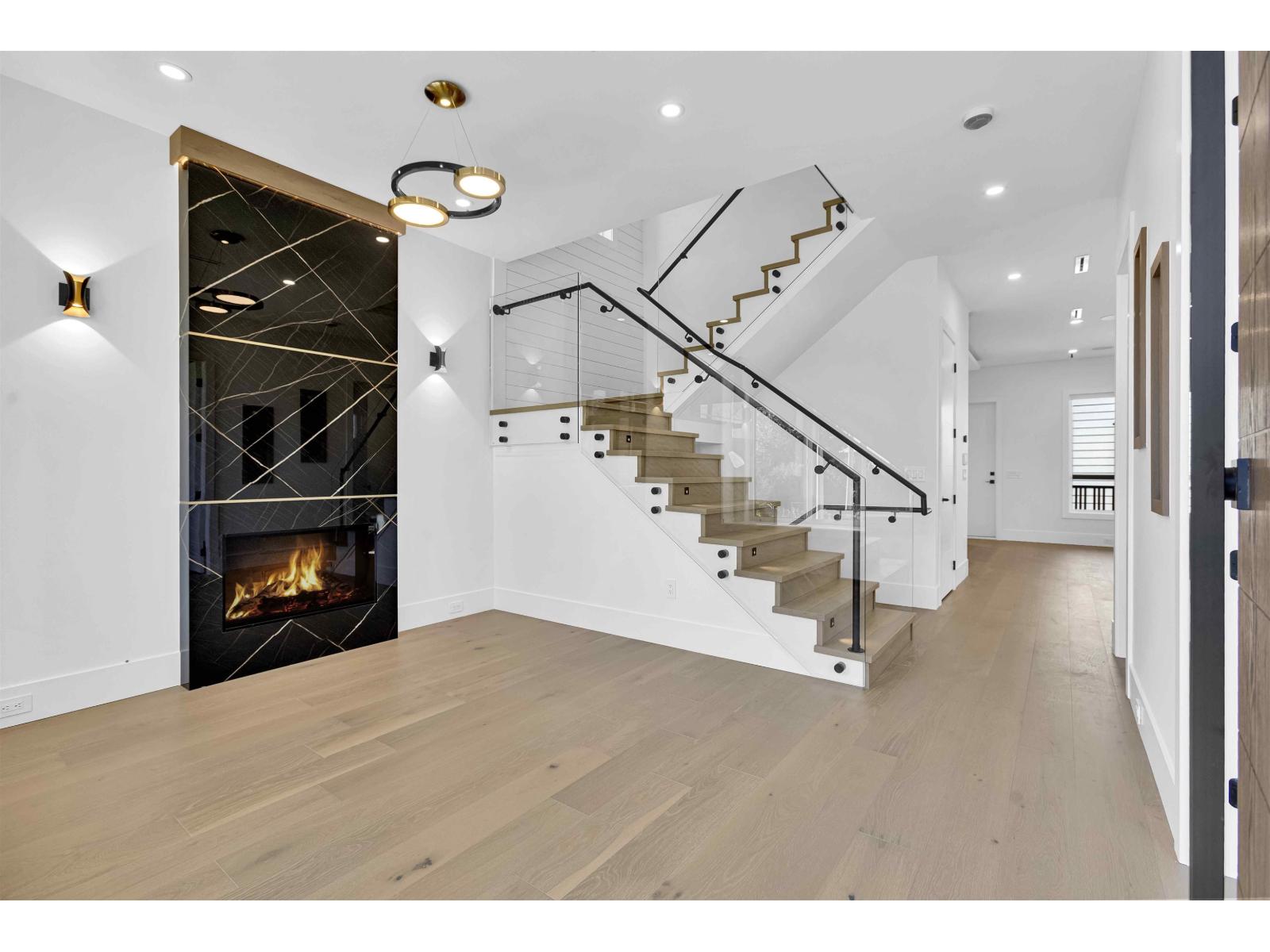 Photo 5 of 16723 19 A Avenue, Surrey BC