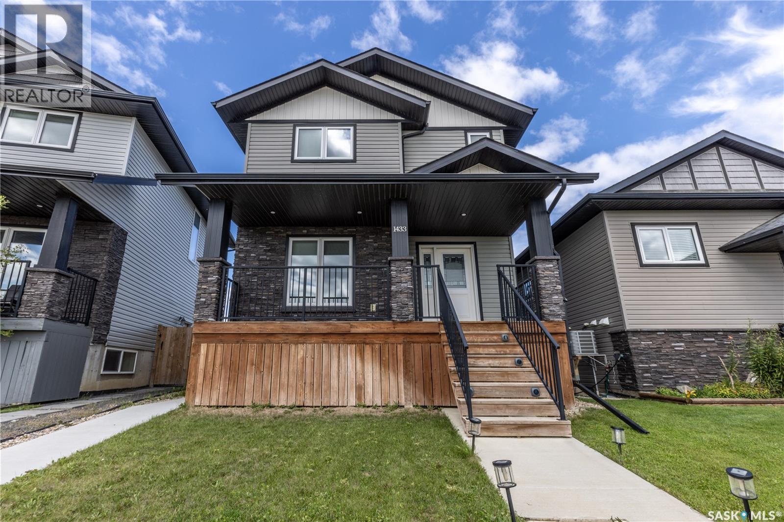 Photo 4 of 1433 Besnard Drive, Martensville SK