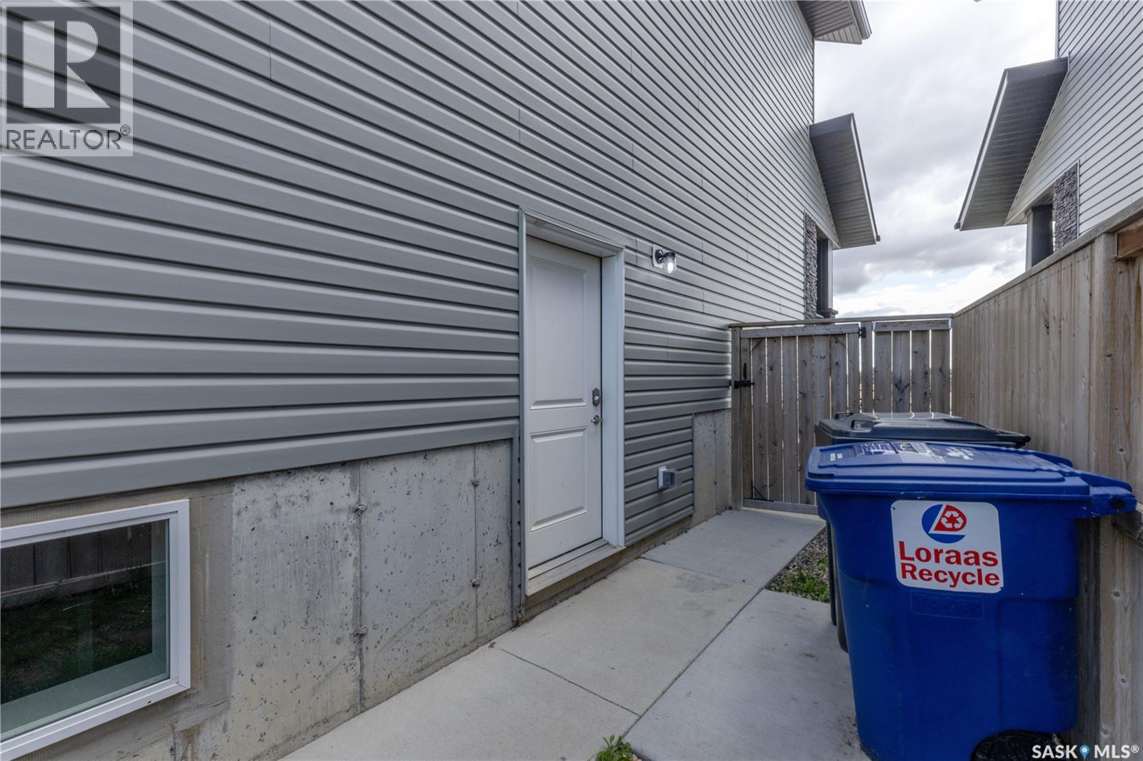 Photo 20 of 1433 Besnard Drive, Martensville SK