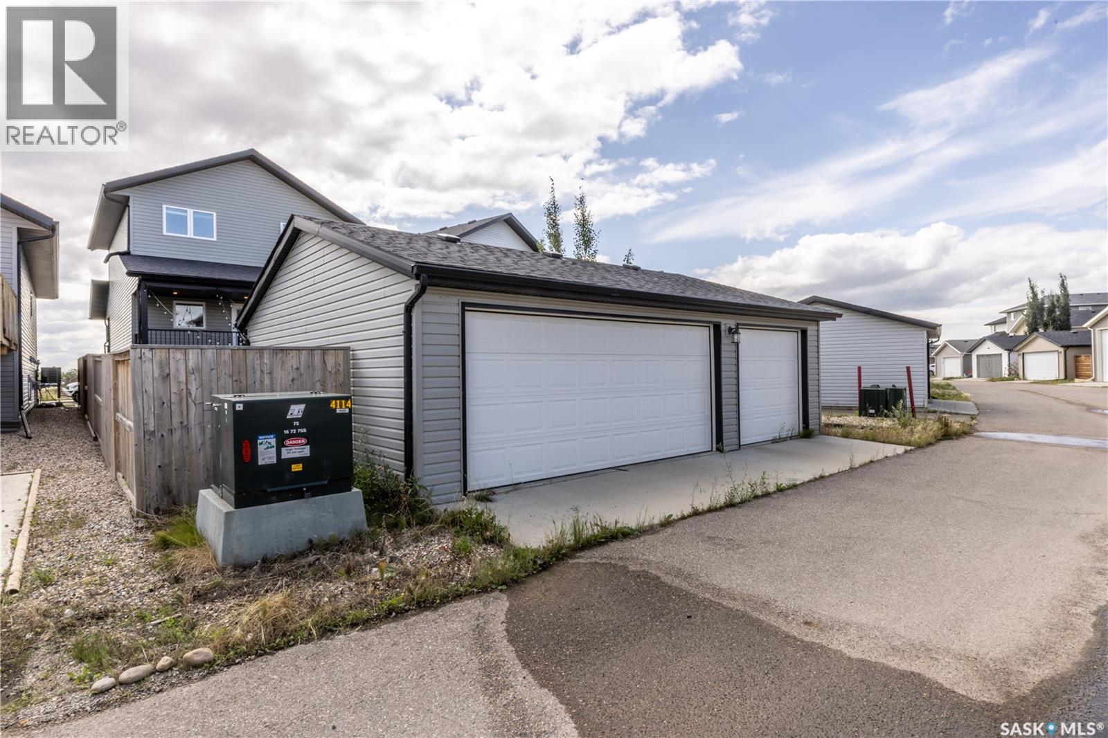 Photo 36 of 1433 Besnard Drive, Martensville SK