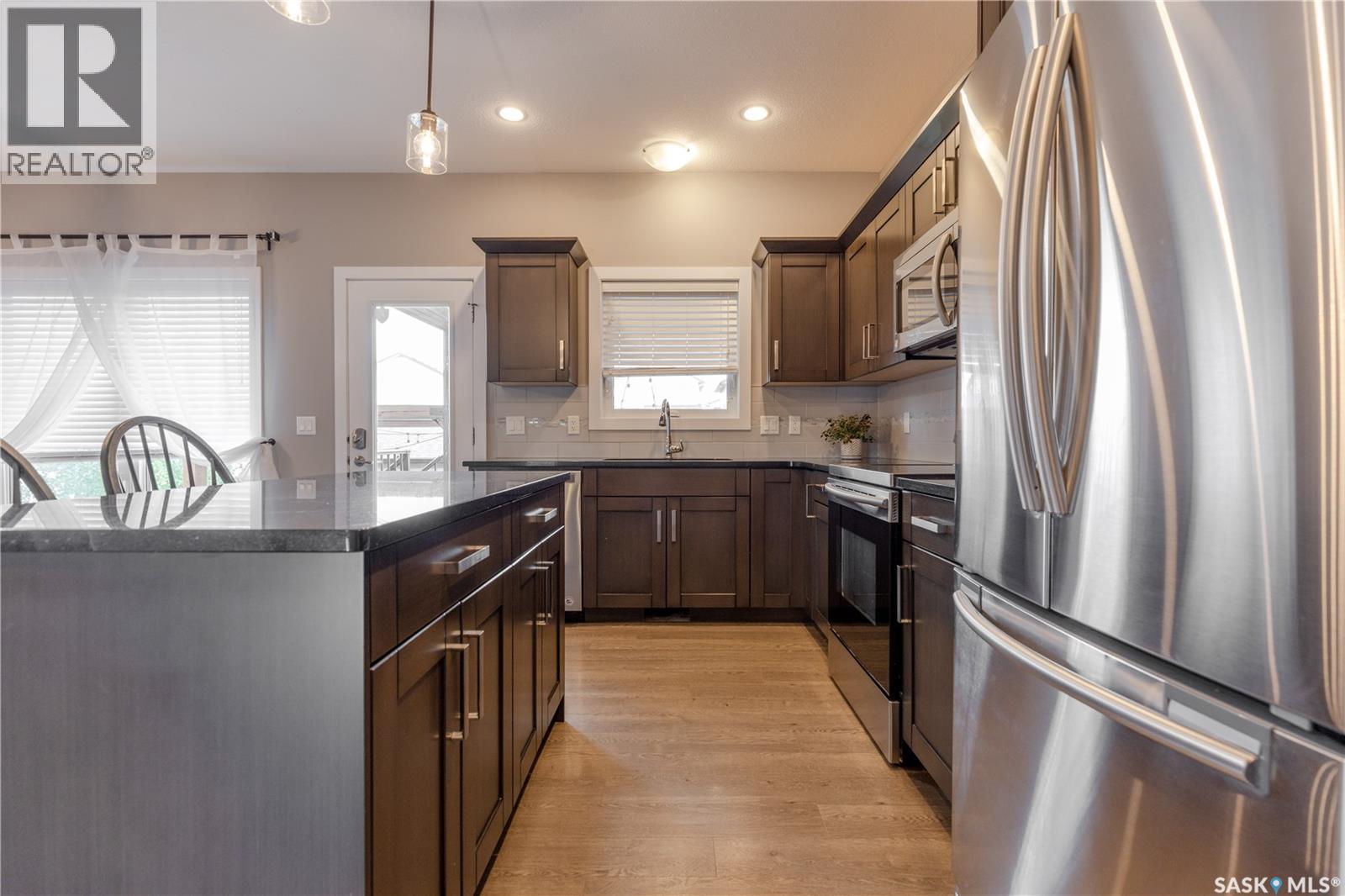 Photo 10 of 1433 Besnard Drive, Martensville SK