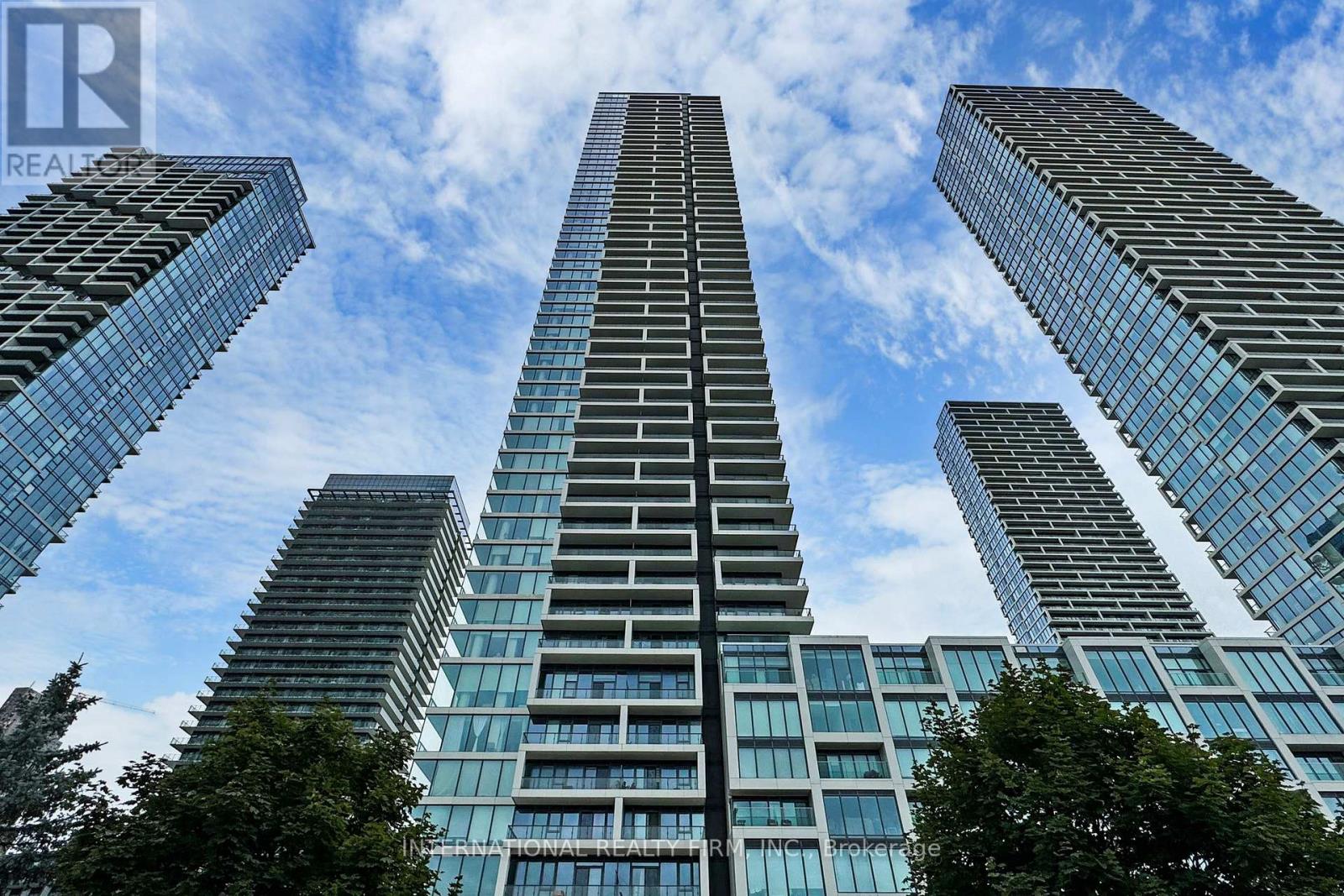 Photo 1 of 4008 950 Portage Parkway S, Vaughan ON
