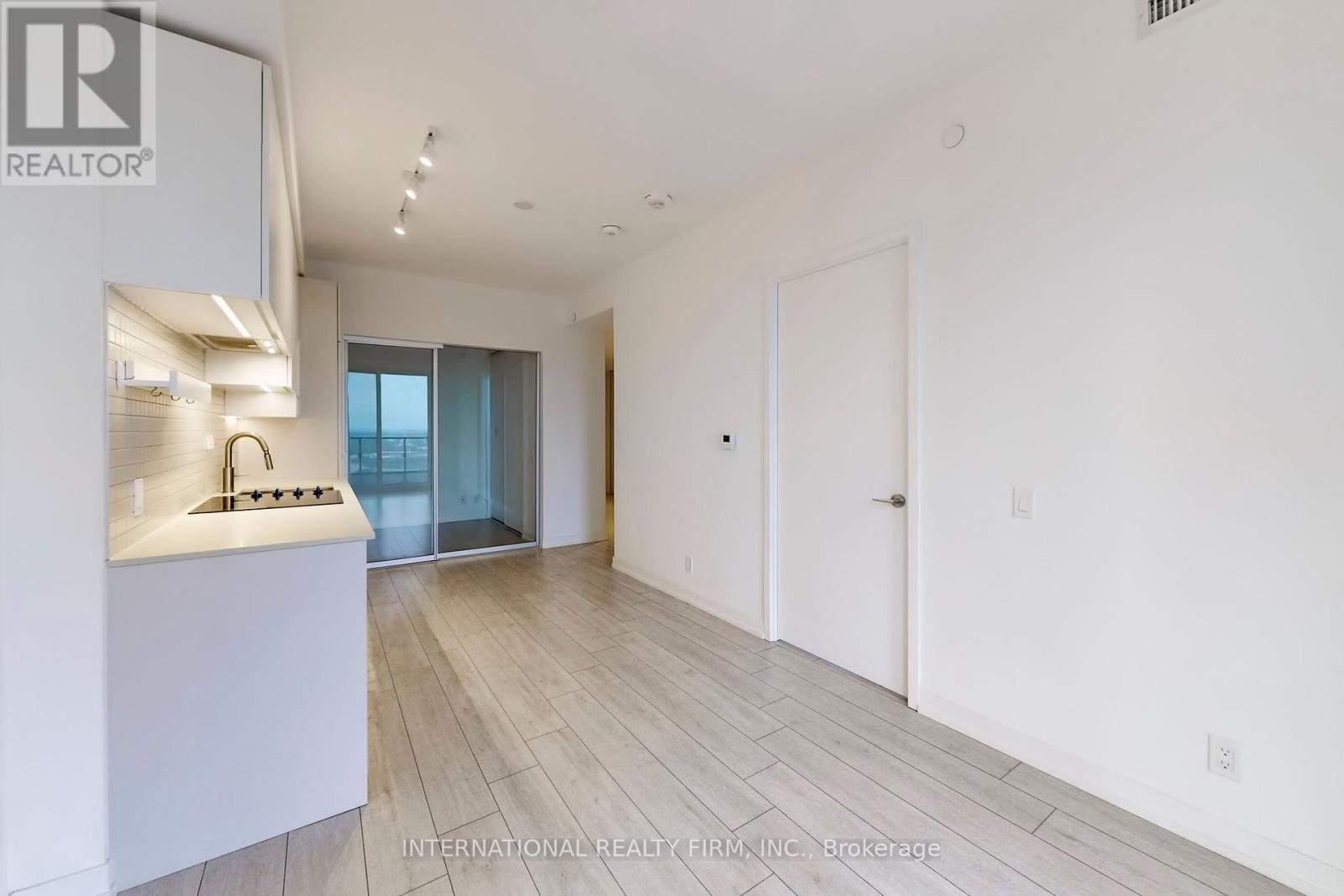 Photo 13 of 4008 950 Portage Parkway S, Vaughan ON