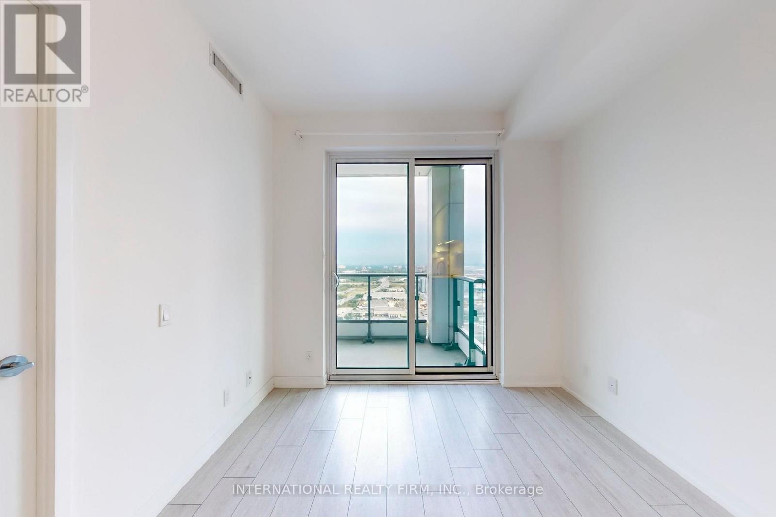 Photo 16 of 4008 950 Portage Parkway S, Vaughan ON