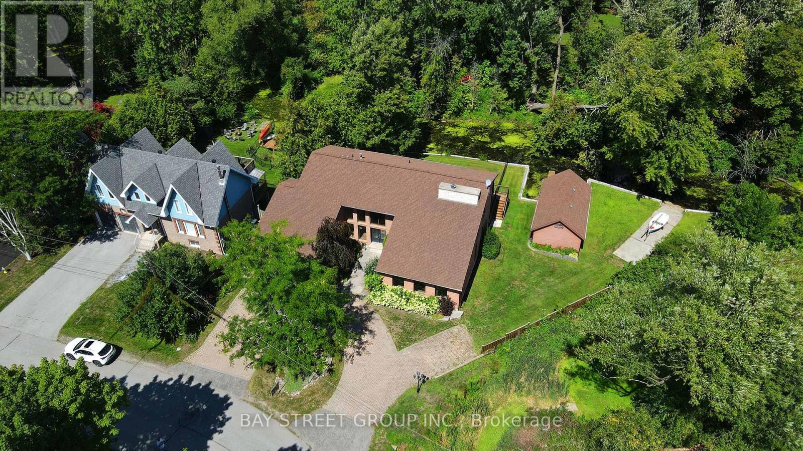 Photo 1 of 8 Waterbend Drive, Georgina ON