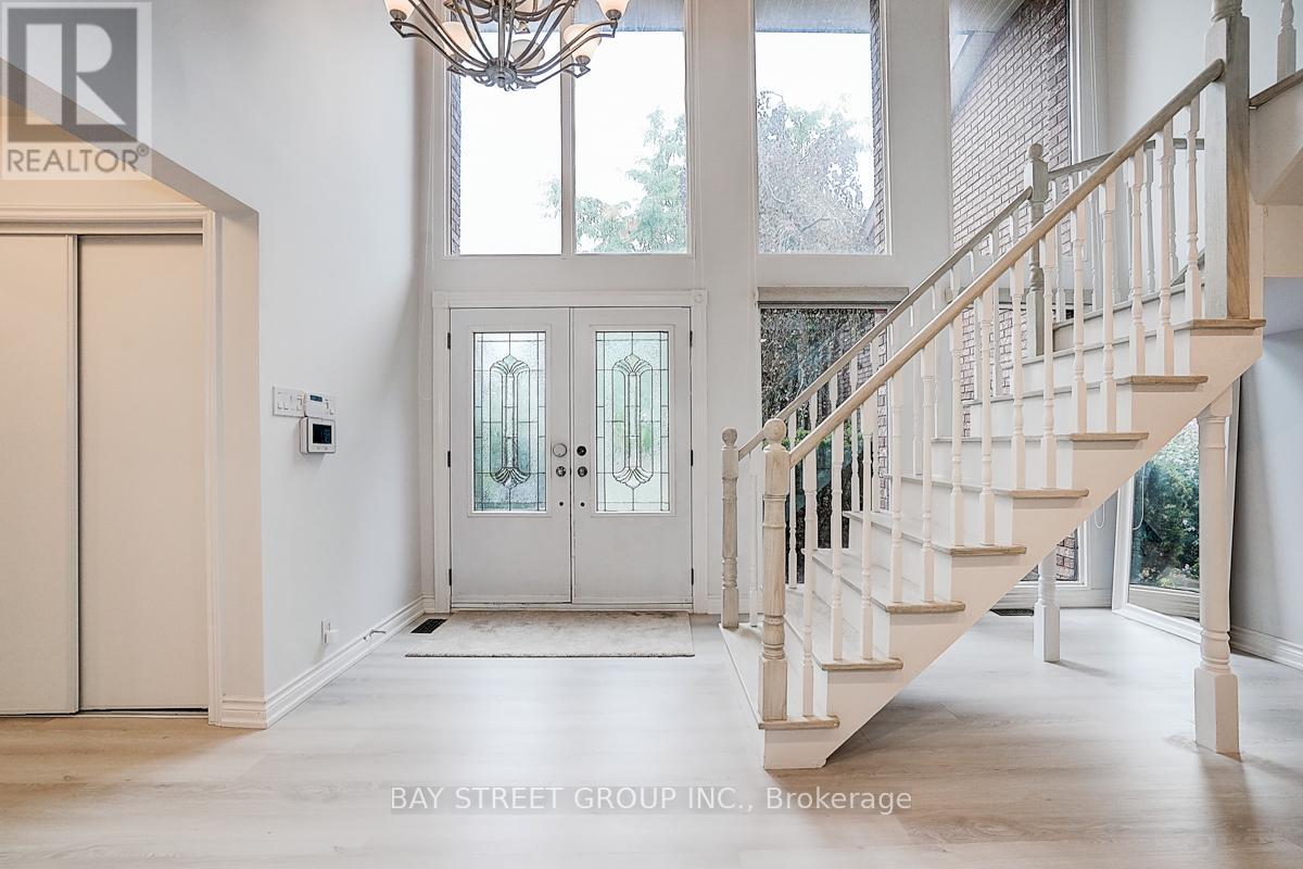 Photo 3 of 8 Waterbend Drive, Georgina ON
