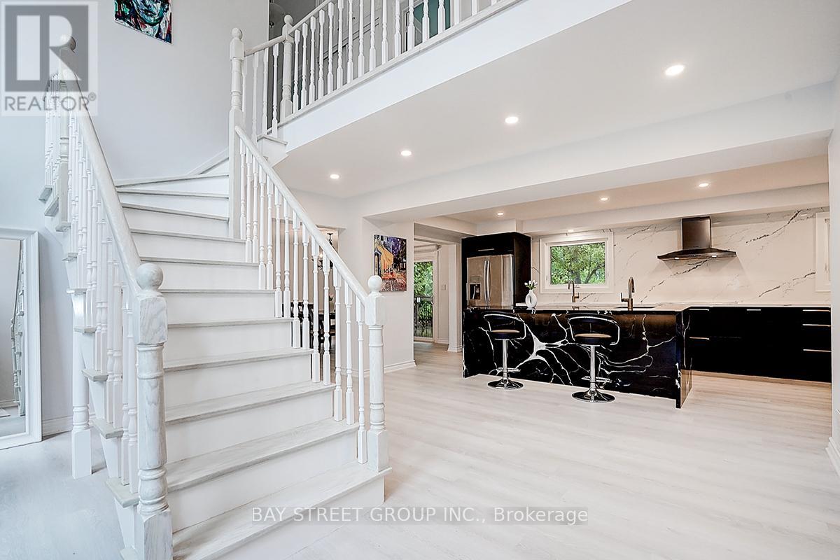 Photo 10 of 8 Waterbend Drive, Georgina ON