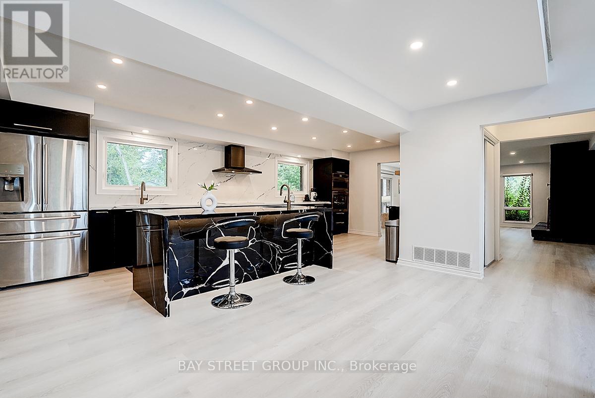 Photo 4 of 8 Waterbend Drive, Georgina ON