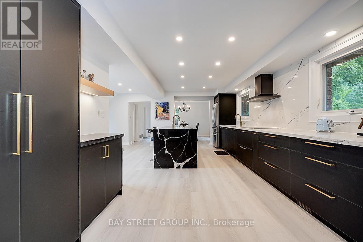 Photo 45 of 8 Waterbend Drive, Georgina ON
