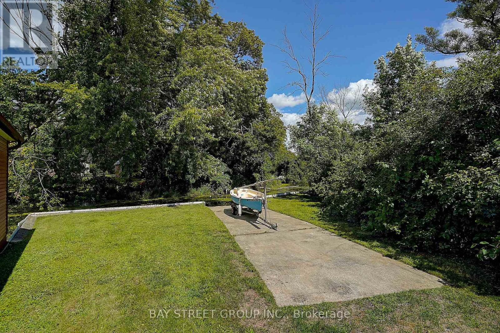 Photo 15 of 8 Waterbend Drive, Georgina ON