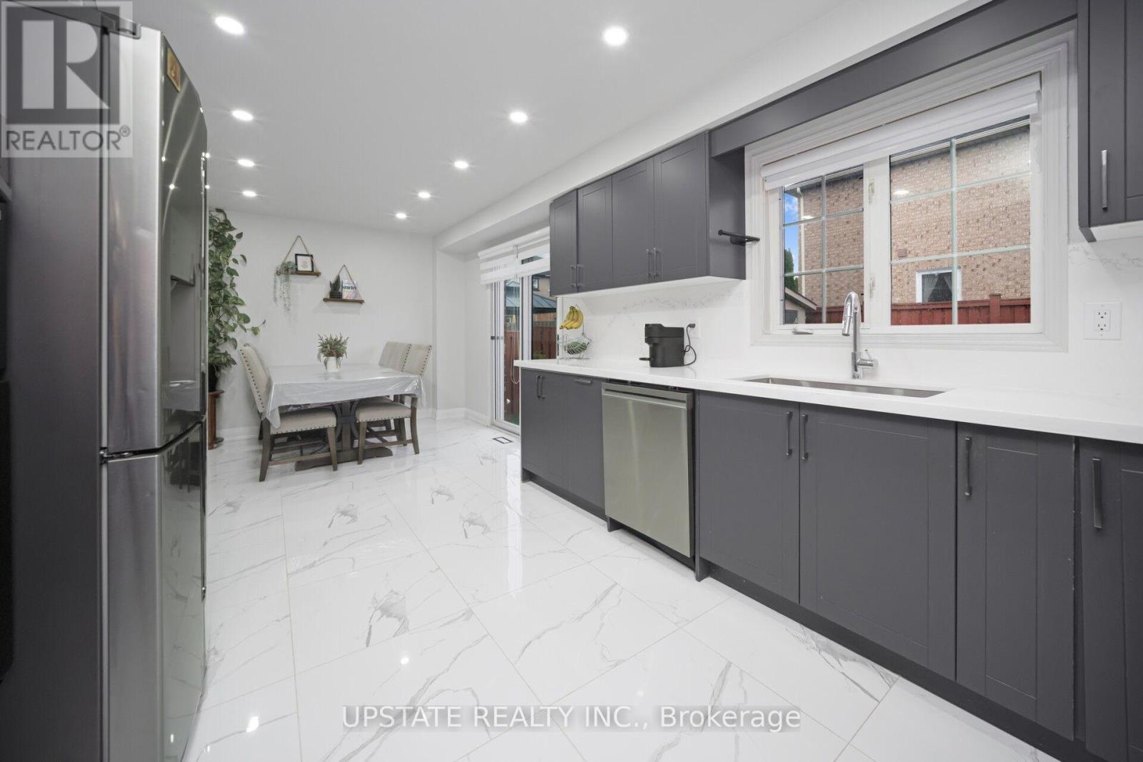 Photo 16 of 173 Monte Carlo Drive, Vaughan ON