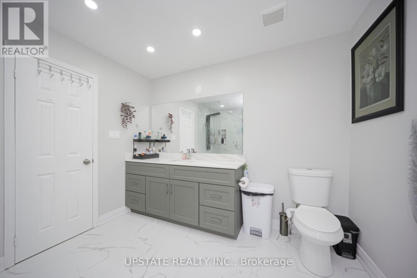 Photo 15 of 173 Monte Carlo Drive, Vaughan ON