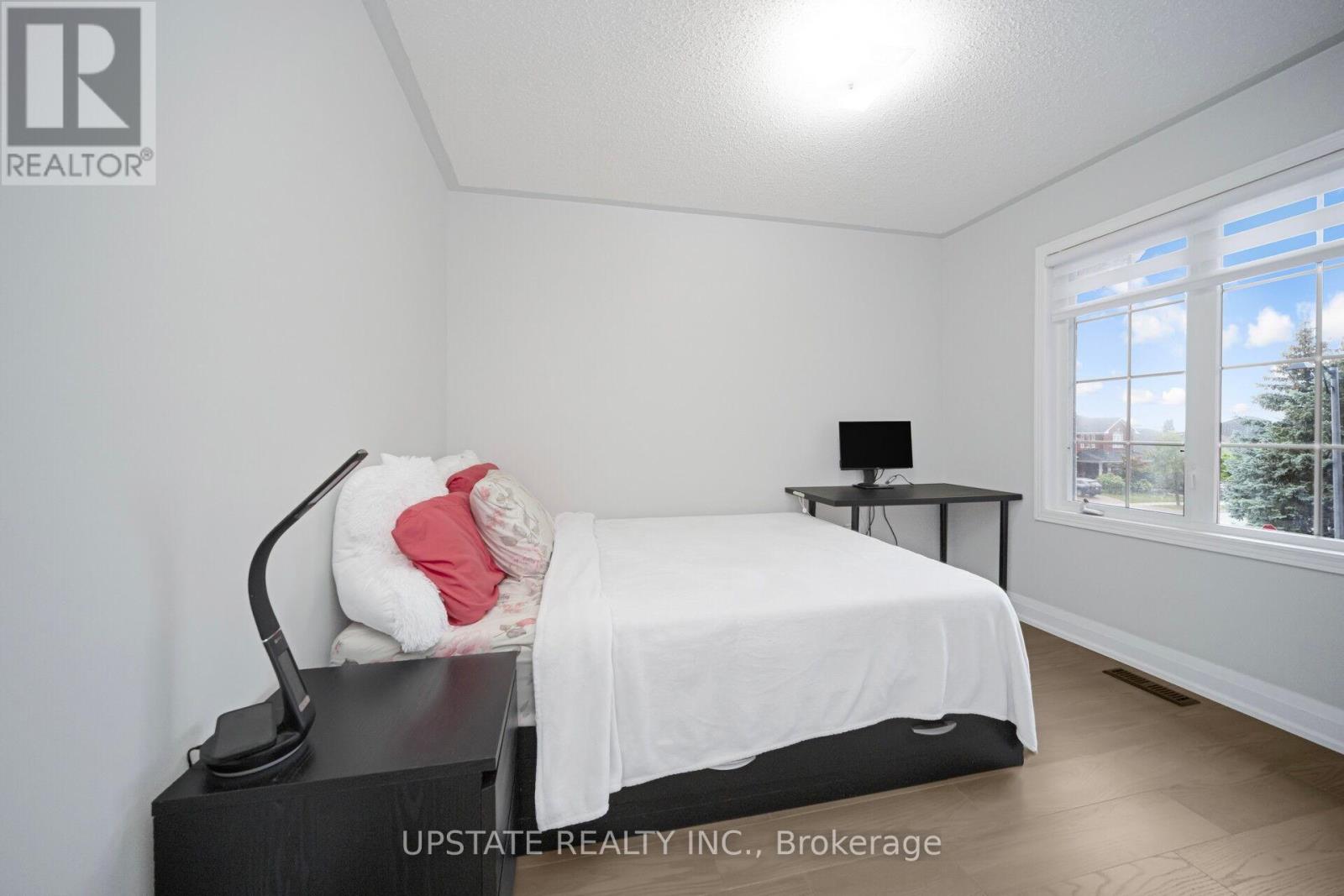 Photo 7 of 173 Monte Carlo Drive, Vaughan ON