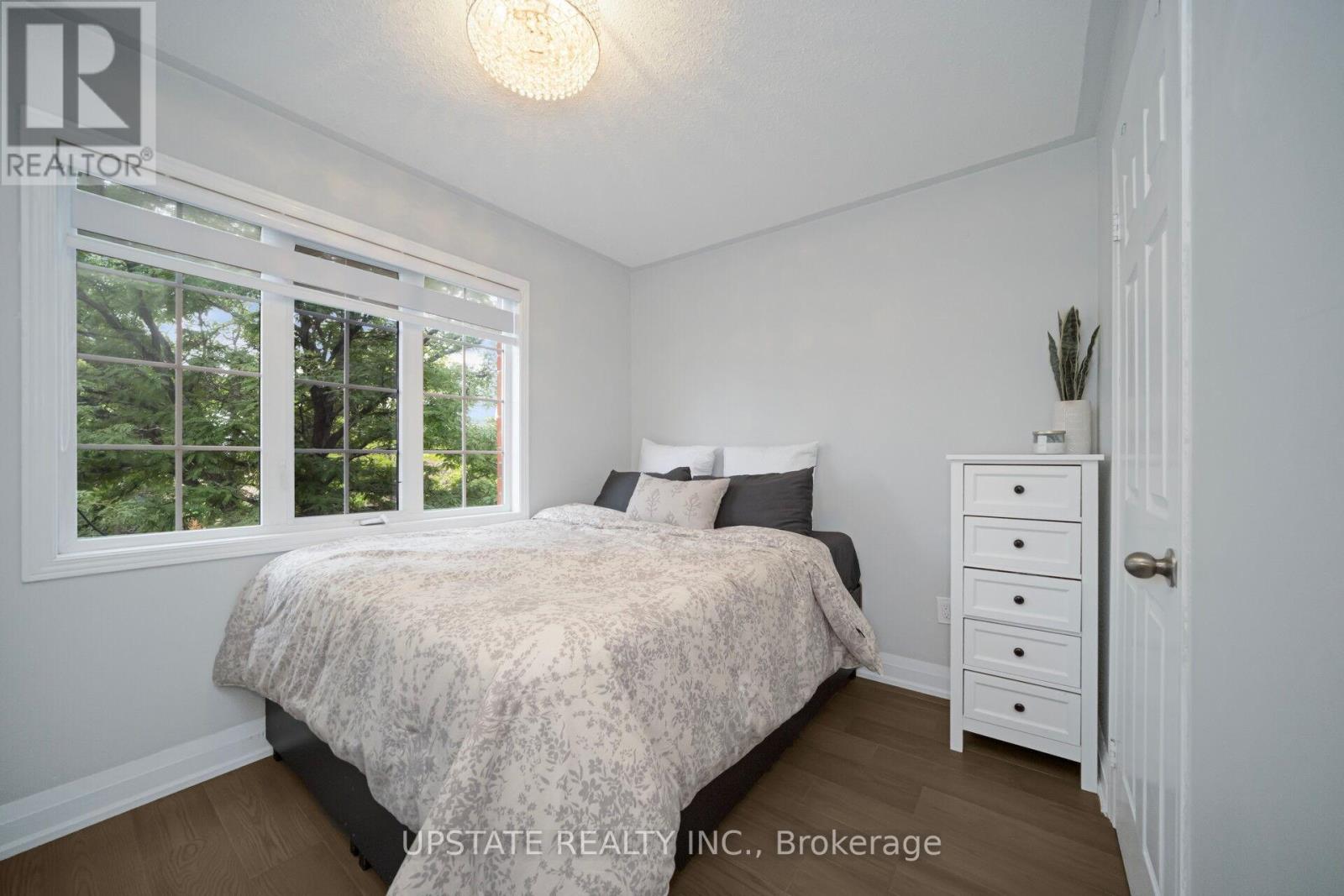 Photo 10 of 173 Monte Carlo Drive, Vaughan ON
