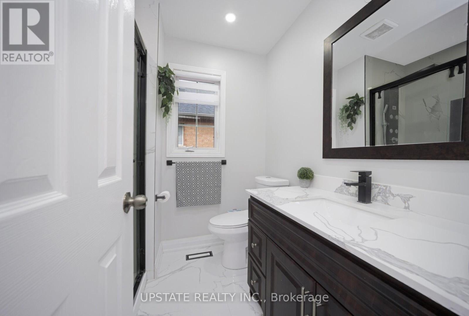 Photo 13 of 173 Monte Carlo Drive, Vaughan ON