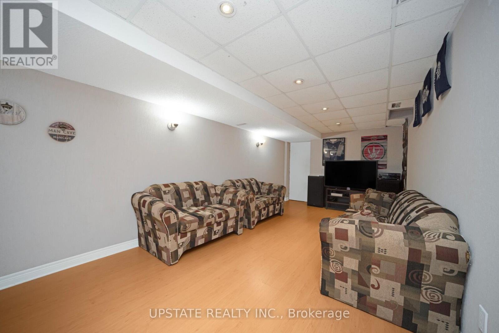 Photo 9 of 173 Monte Carlo Drive, Vaughan ON