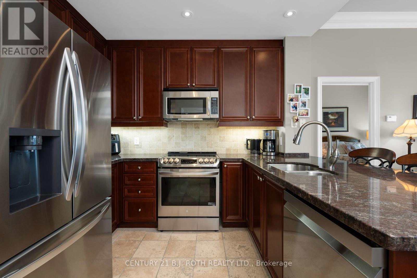 Photo 9 of Ph 09 37 Ellen Street, Barrie ON