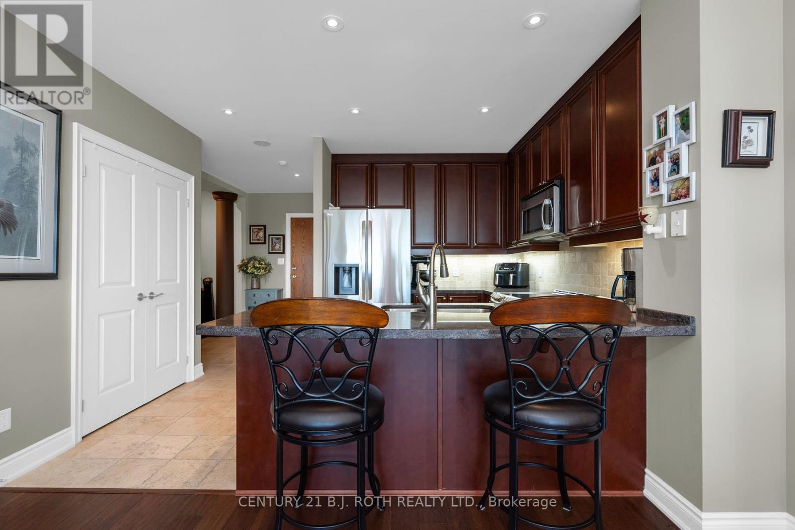 Photo 13 of Ph 09 37 Ellen Street, Barrie ON