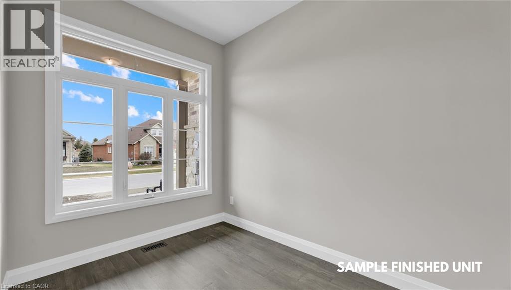 Photo 11 of 924 Garden Court Crescent, Woodstock ON